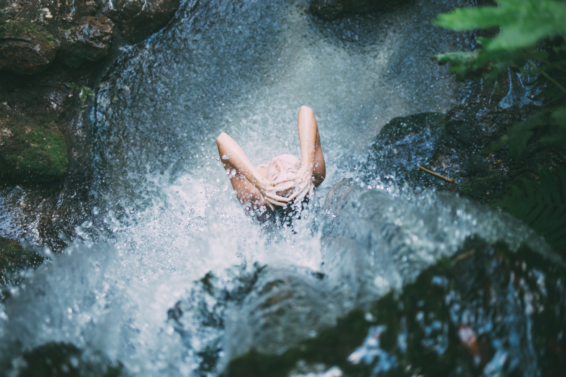 Koud douchen: waarom het zo goed voor je is